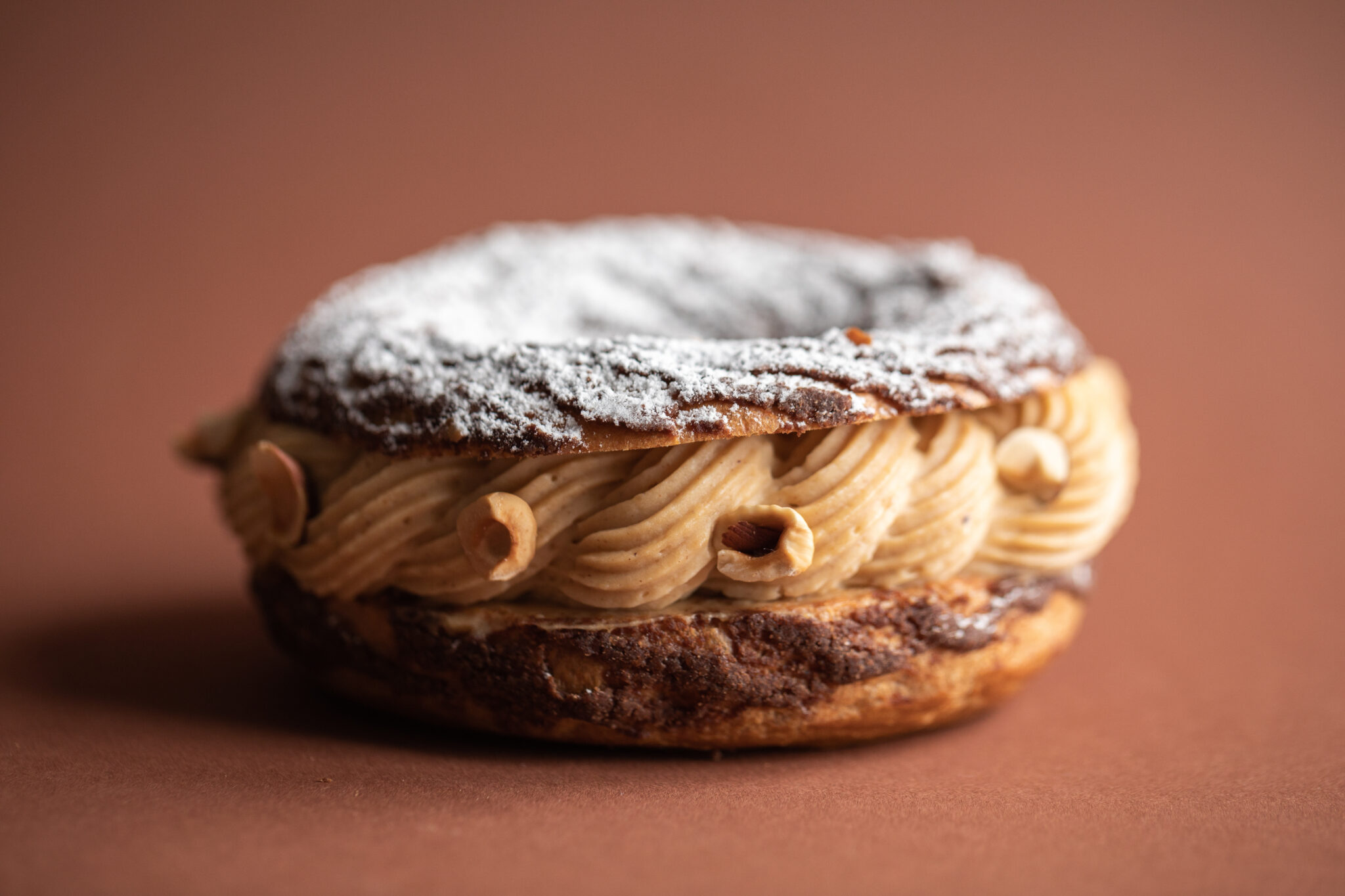 find-out-more-about-de-paris-brest-french-desserts